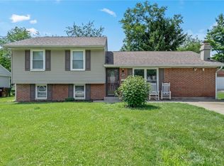 1806 Commonwealth Dr, Xenia, OH 45385