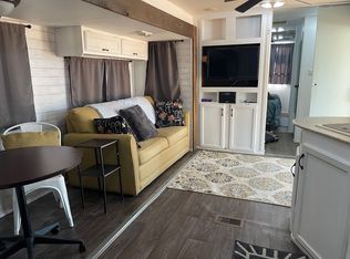 555 Lake Dr, Hartsville, SC 29550