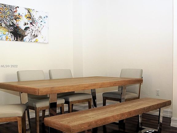 3rd image of 3001 NE 185th St APT 428