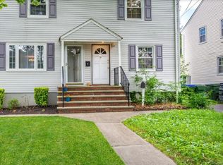 37 Mac Arthur Dr, Edison, NJ 08837