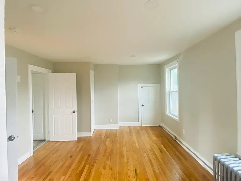 860 Windsor Ave #1 — Photo 21