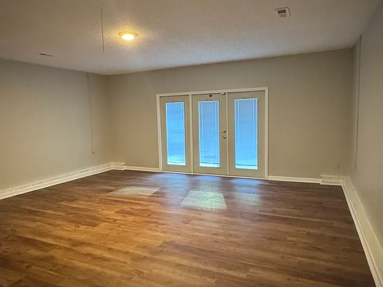 4913 Hopewood Ln — Photo 2