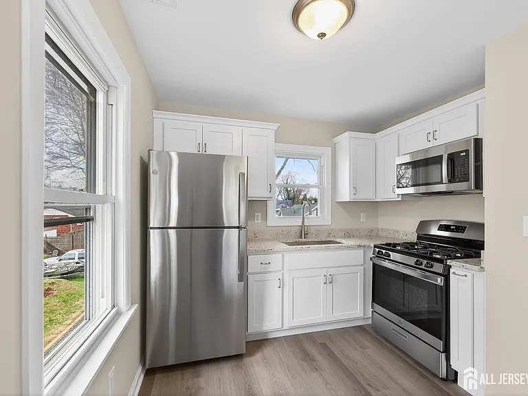 119 Vogel Pl — Photo 11