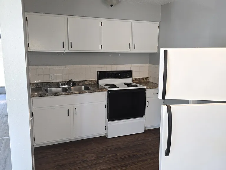 1443 Oakmont St #B — Photo 3