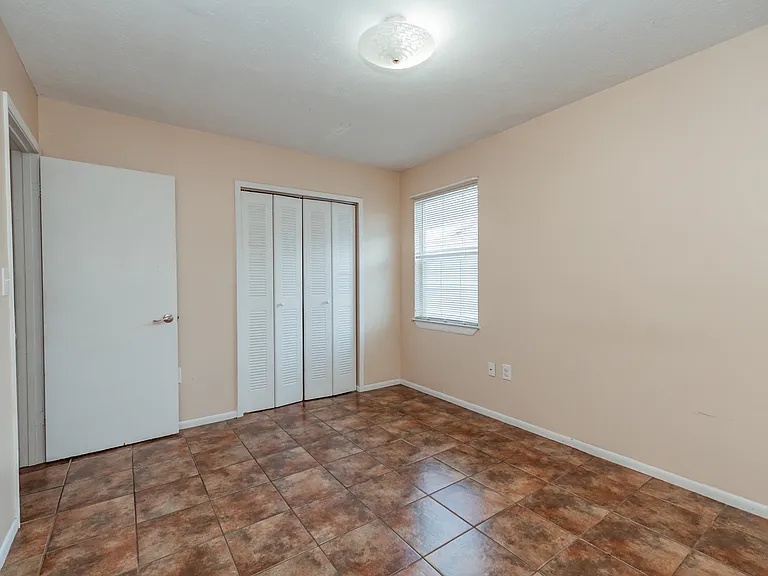 719 S Berthe Ave #8 — Photo 10