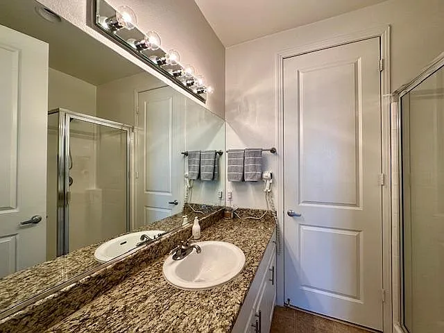 Del Rey Club Apartments — Photo 21