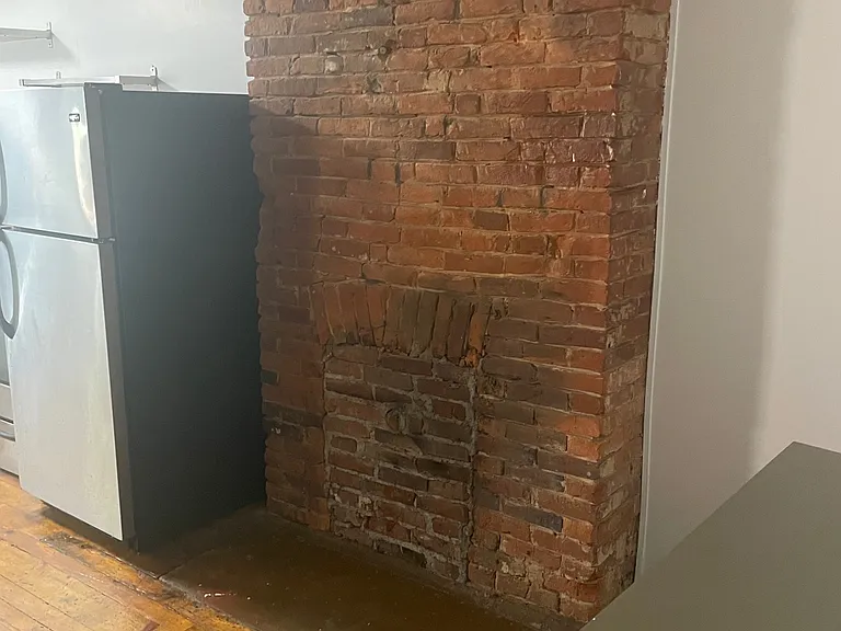4520 Liberty Ave — Photo 6