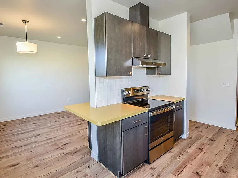 2342-46 Shorthorn Ave. - Burnham Ranch Building 3 — Photo 5