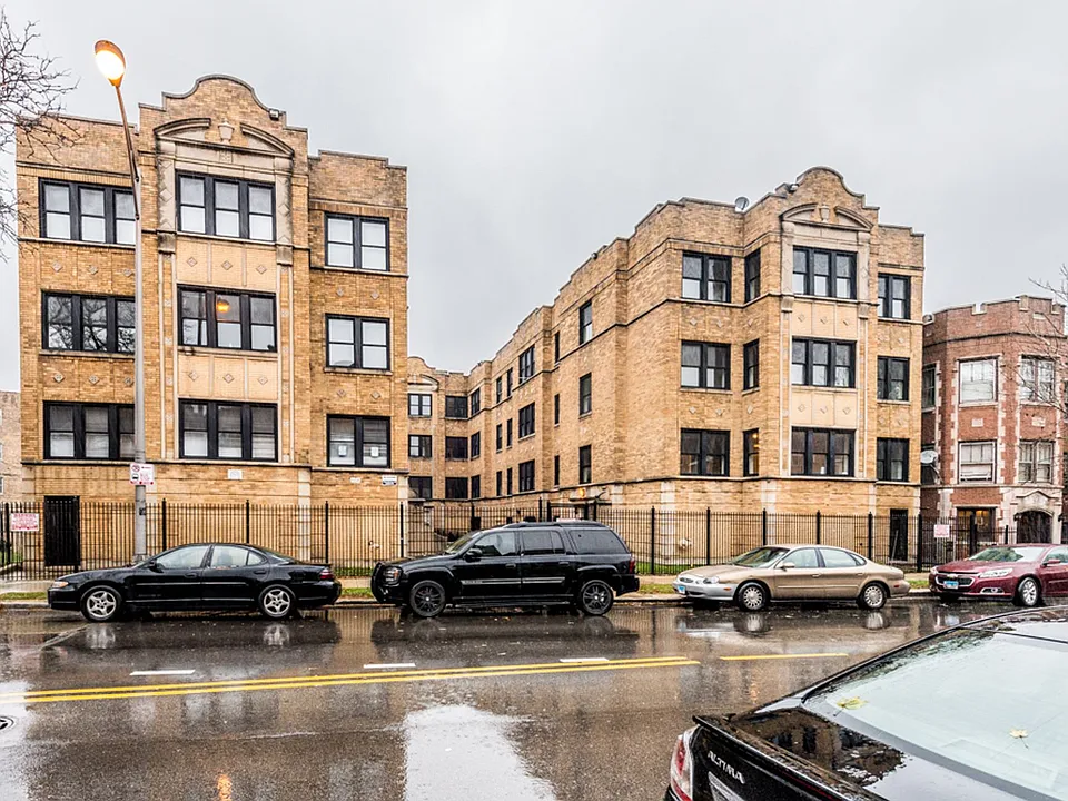 5556 W Jackson