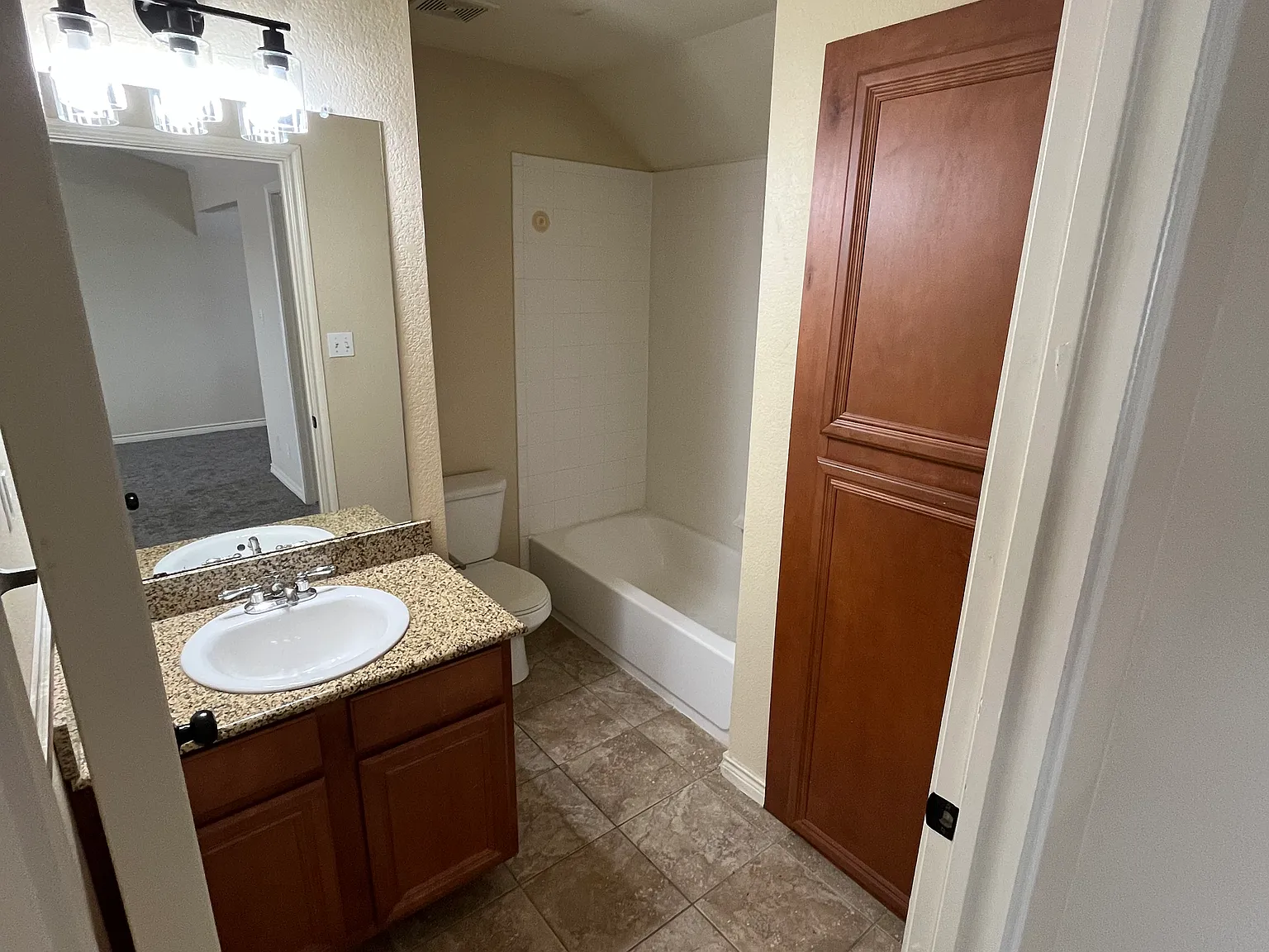 3 bed, 1547 sqft, $1,395 — Photo 2