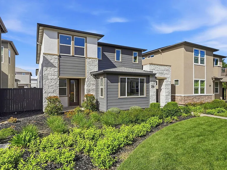2809 Earthened Walk — Photo 2