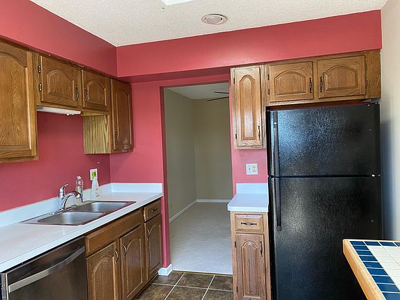 4th image of 28 W Fern Ct Unit 209