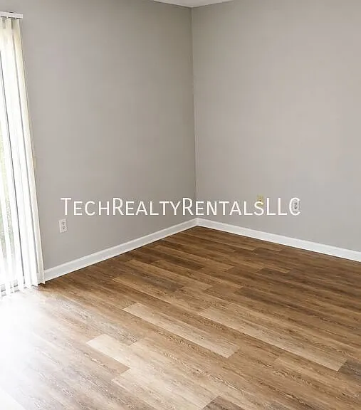2557 Stockbridge Dr #B-1 — Photo 18