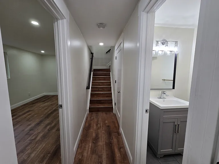 6305 Englewood Ave #2 — Photo 29