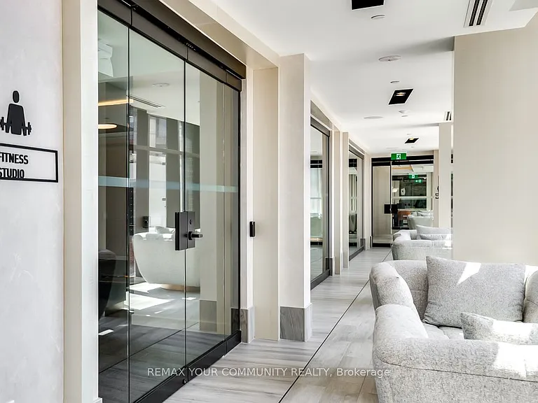 858 Dupont St #823 — Photo 22