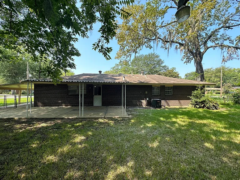 2717 S Wallace Dr — Photo 12