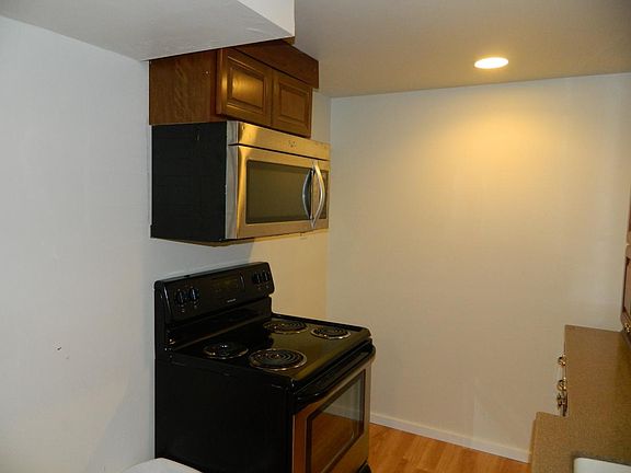 5th image of 117 NW 188th St #B