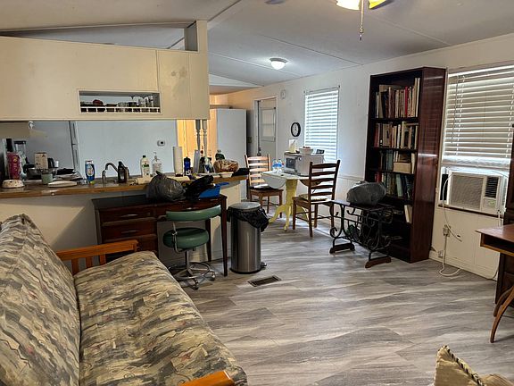 5th image of 313 Joy Rd