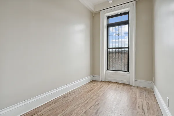 Rented by Compass | media 22