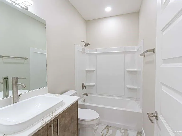 601 N Emerald Ave — Photo 12