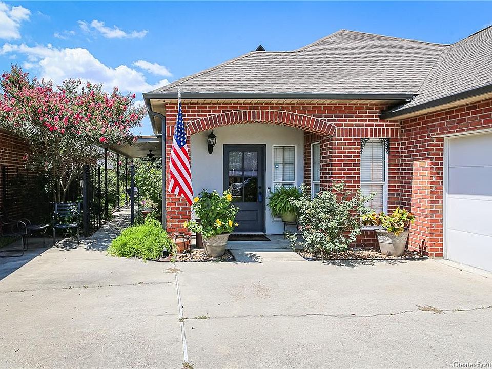1st image of 2828 S Locke Point Dr
