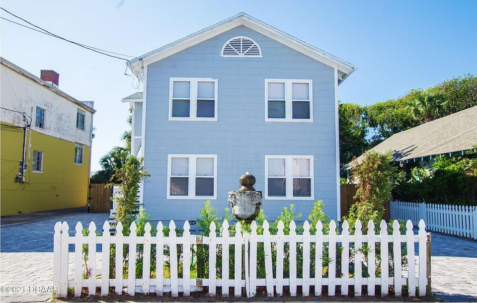 1st image of 520 Vermont Ave APT 2