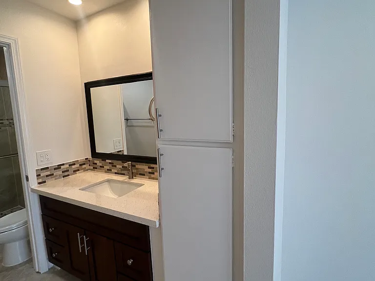 4307 Whitsett Ave #204 — Photo 27