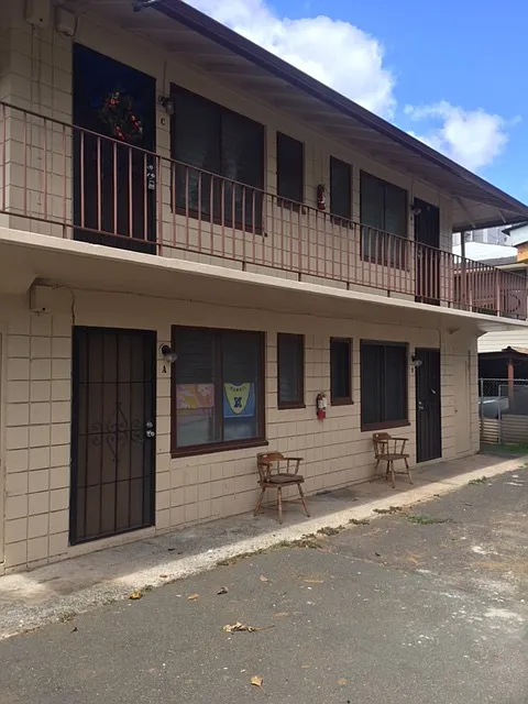 1132 Kamaile St