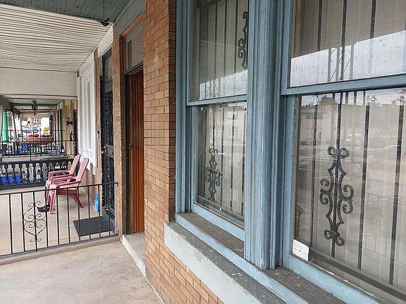 3rd image of 1427 W Wyoming Ave