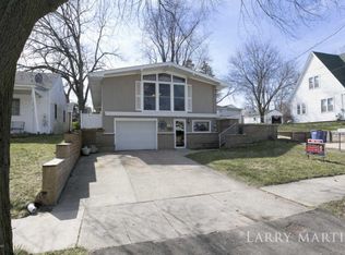 973 Frederick Ave NW, Grand Rapids, MI