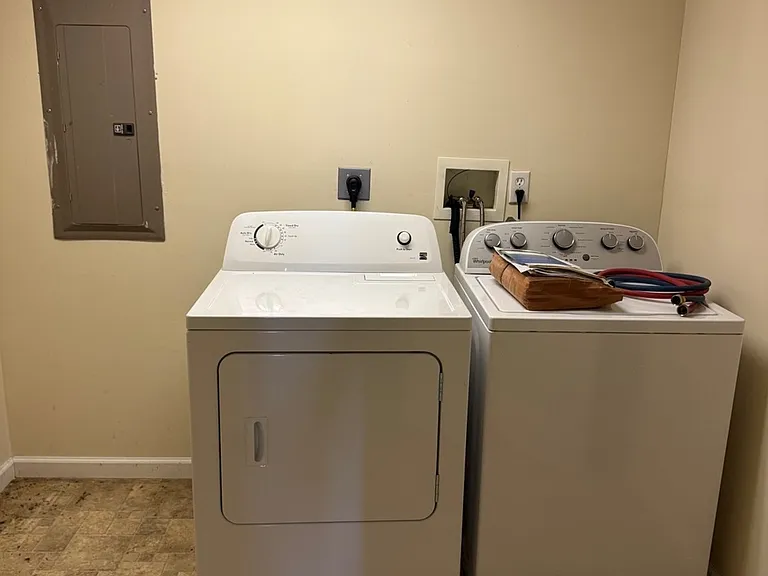 Laundry (basement)