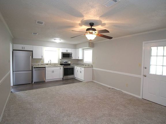 4th image of 4630A Bellview Ave Unit A