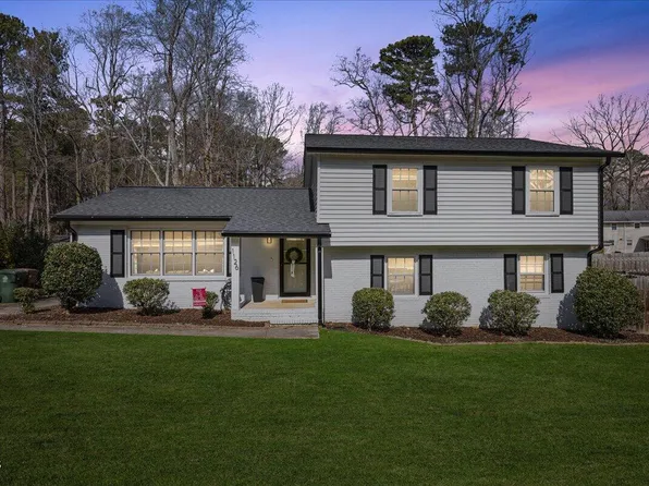 1126 Manchester Dr, Cary, NC 27511