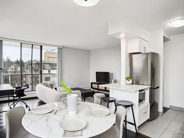 1305 W 12th Ave — Photo 93