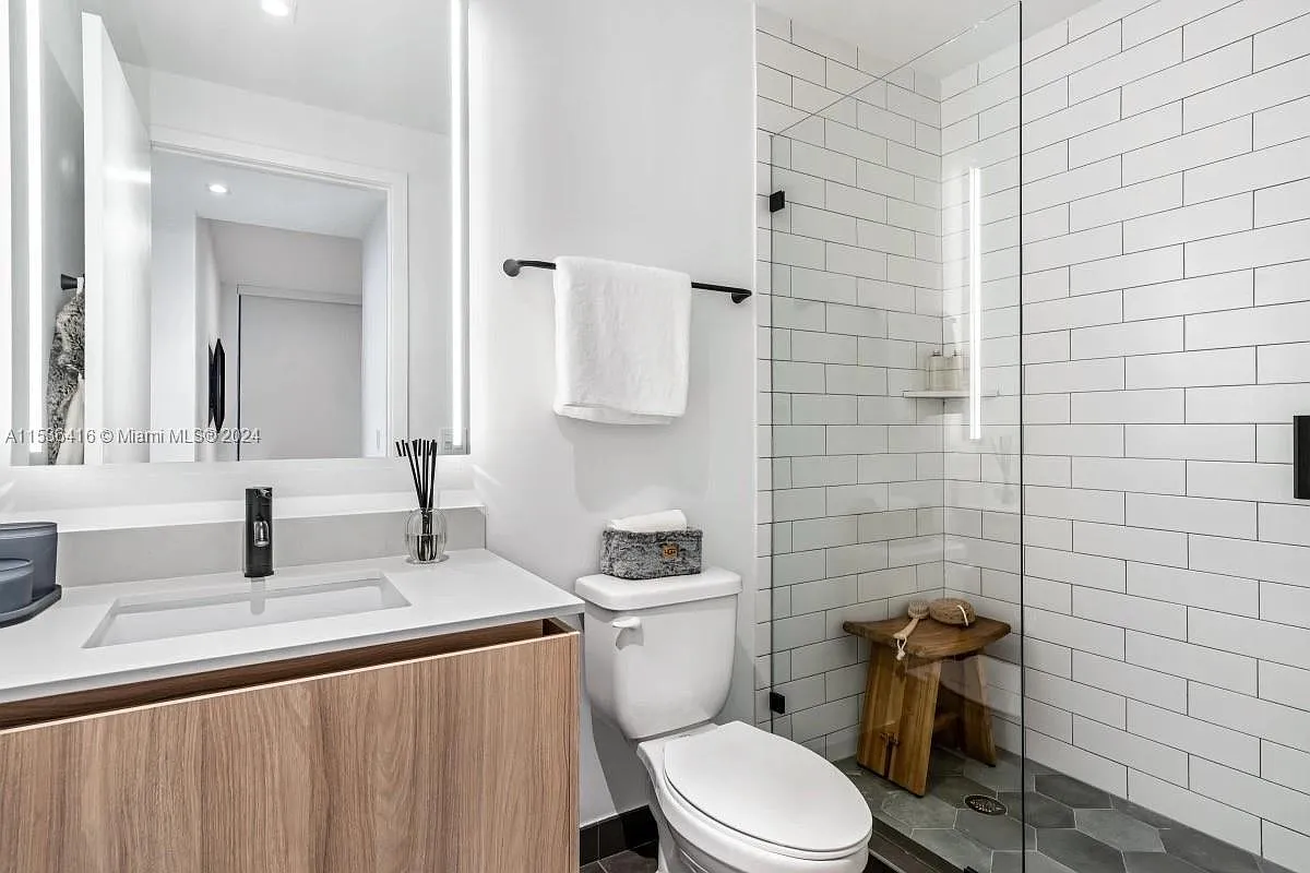 3 bed, 1043 sqft, $15,000 — Photo 3