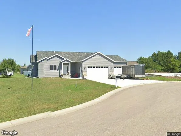 714 11th St NW, Perham, MN 56573
