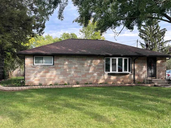 715 Woodfield Rd, Neenah, WI 54956