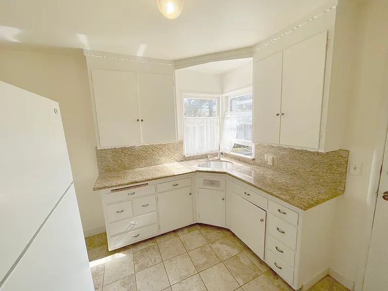 2732 Hillegass Ave #2 — Photo 6