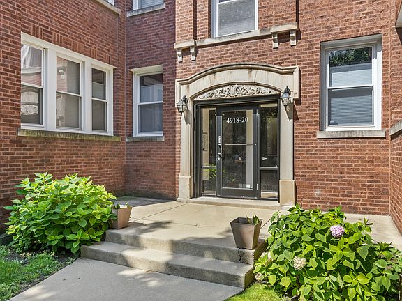2nd image of 4920 N Saint Louis Ave APT 2