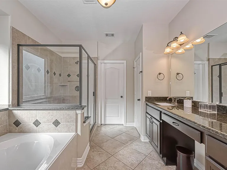 17827 Circular Quay Ln — Photo 30