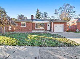 21906 Benjamin St, Saint Clair Shores, MI