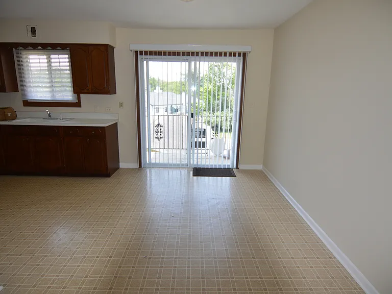 370 Eastern Ave #370 — Photo 4