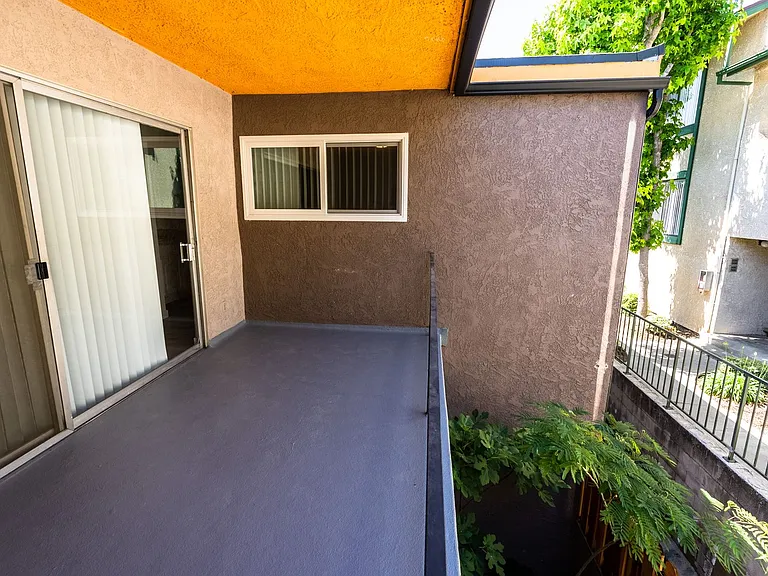 18400 Prairie Street — Photo 72
