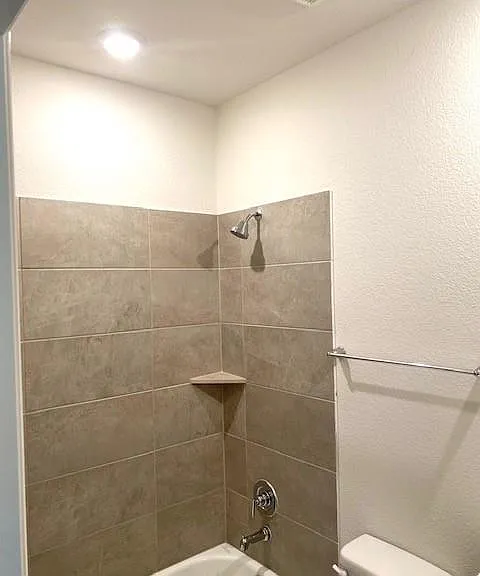 1902 Canyon Ln — Photo 6