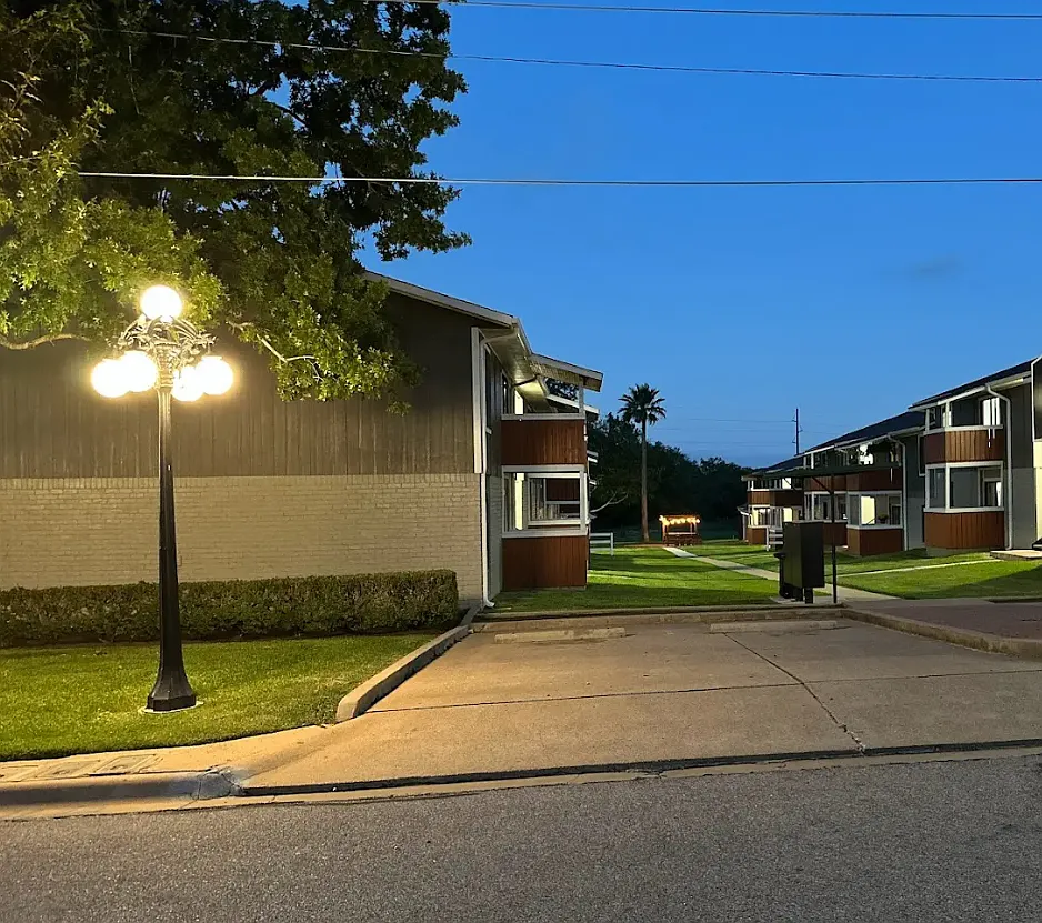 Park Place Apartments — Photo 1
