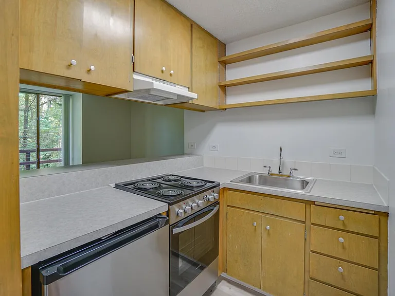 1239 SW Woods St — Photo 11