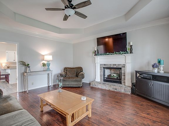 5th image of 2418 Creekhill Ave