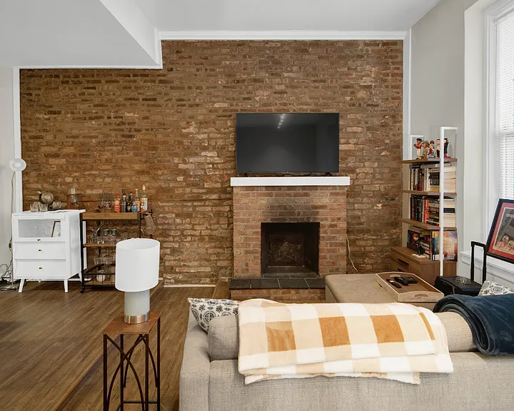 159 W Goethe St — Photo 8