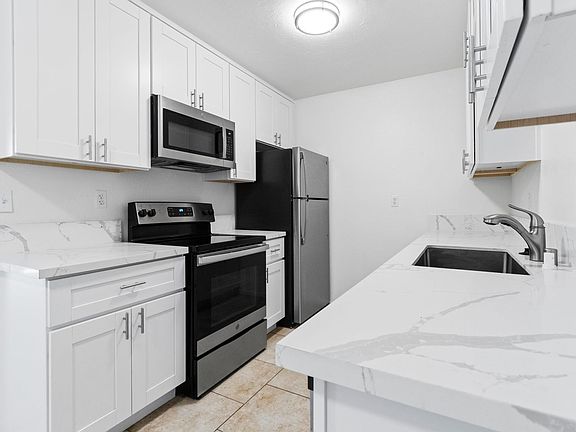 2nd image of 149-157 165 Daisy Ave #157-B