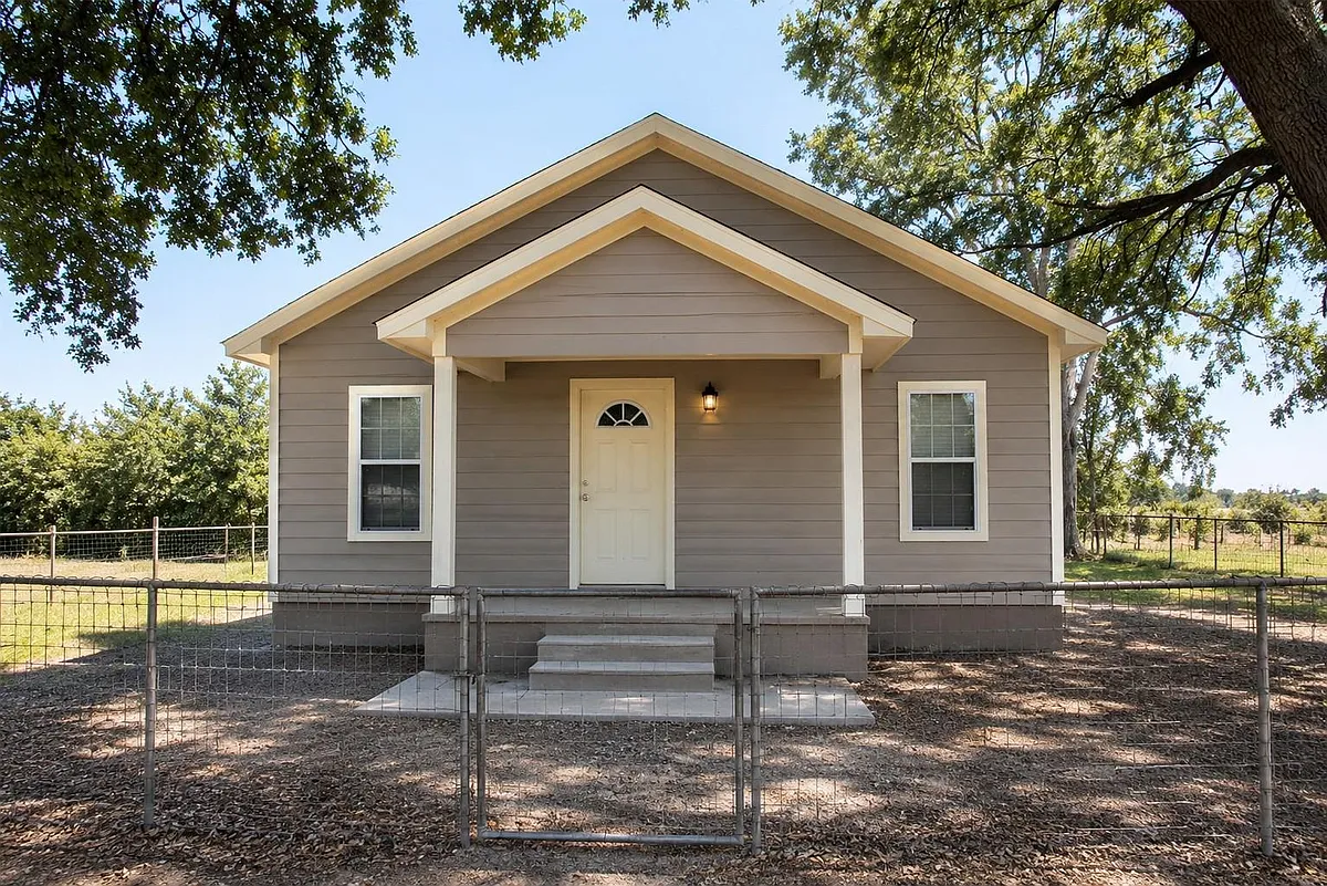 Building Photo - 7729 FM 1301